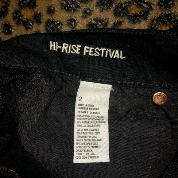 American Eagle Hi-Rise Festival Shorts - Picture 3 of 3